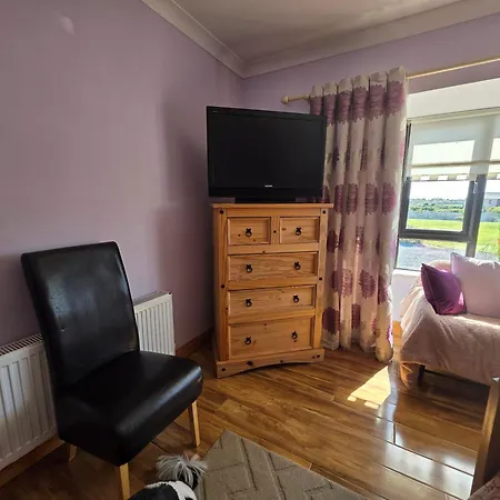 Bed and Breakfast The Front 3*